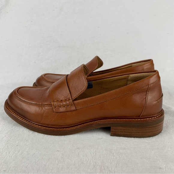 Sofft Women's Meryl Slip On Leather Loafer in Luggage Excellent Used Condition - Picture 8 of 12